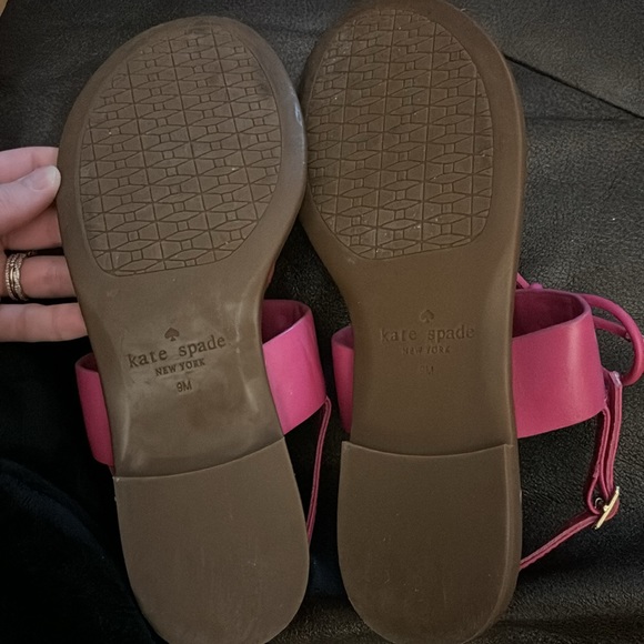 Kate Spade Bow Tie Thong sandals 

Size 9    Like New! - Picture 4 of 4